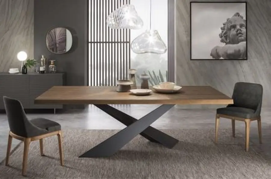 Tavolo da pranzo: un complemento d'arredo indispendabile ed elegante