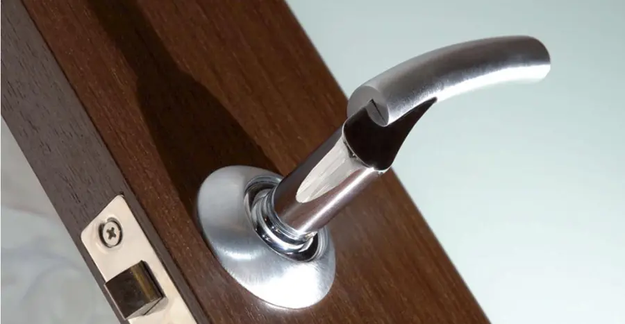 Cura e manutenzione delle maniglie delle porte