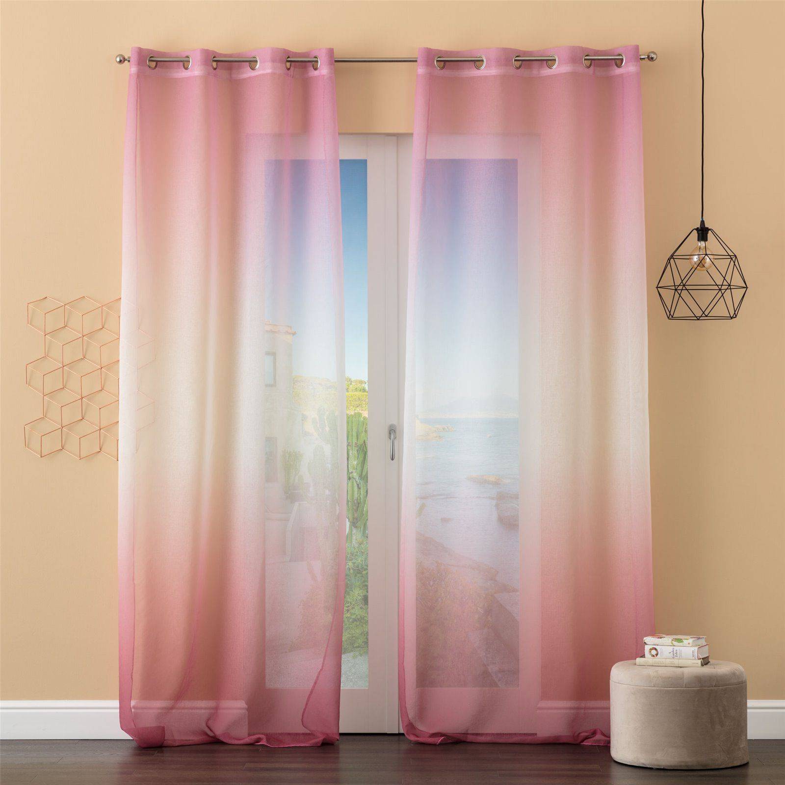 Idee per tende pratiche: arredare la cameretta a seconda dell’età